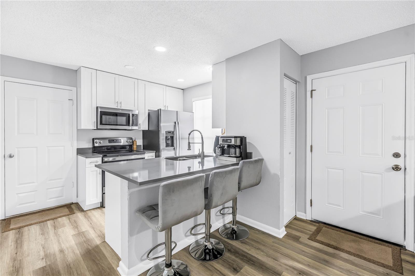 6240 OAK CLUSTER CIR — photo 8