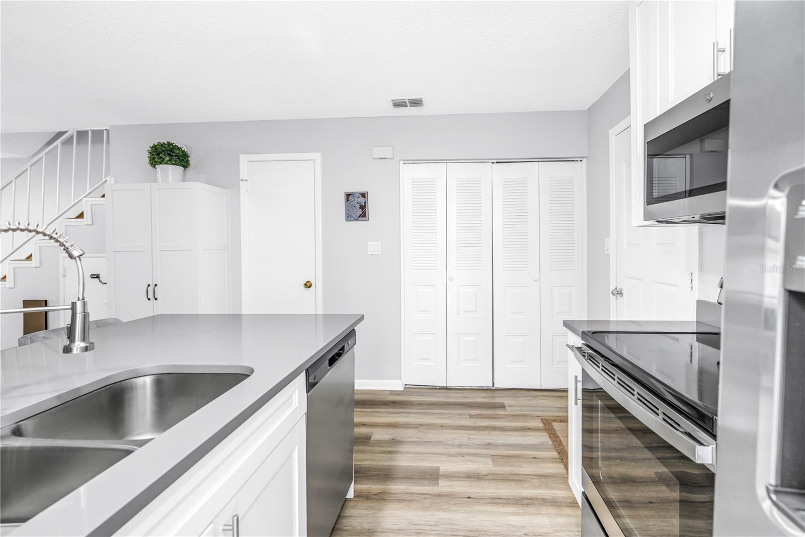 6240 OAK CLUSTER CIR — photo 11