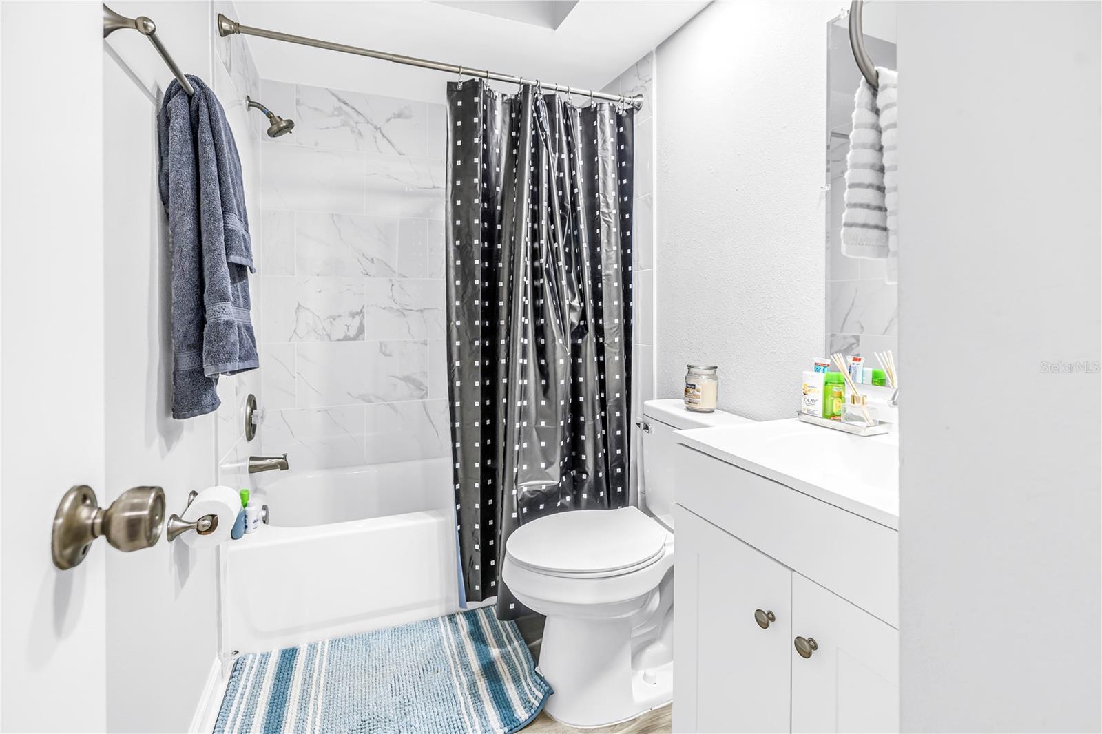 6240 OAK CLUSTER CIR — photo 18