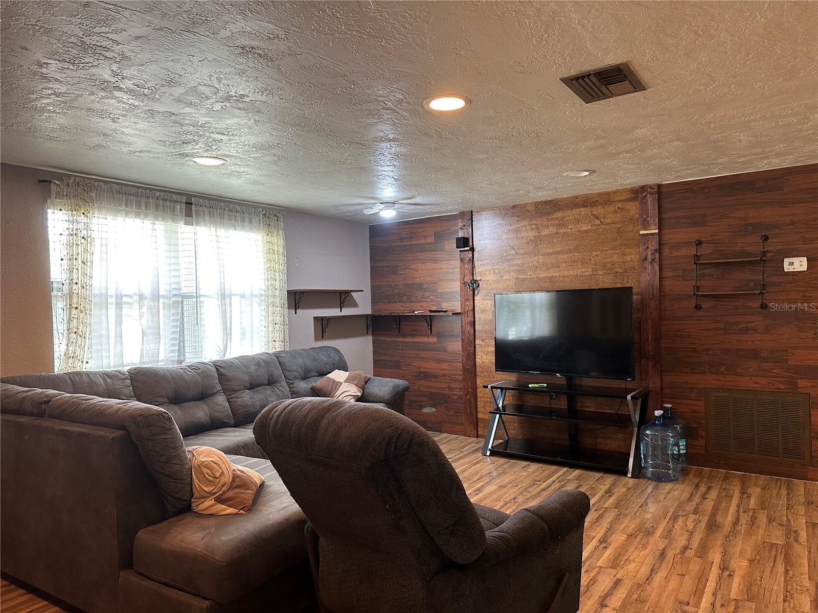 12807 VASSAR CT — photo 5