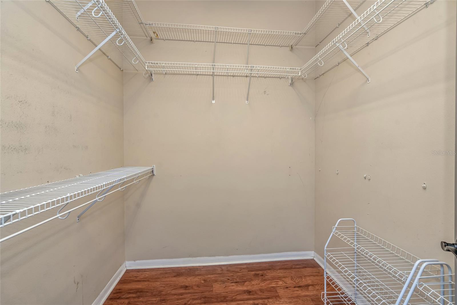 6122 REGINA PL — photo 8