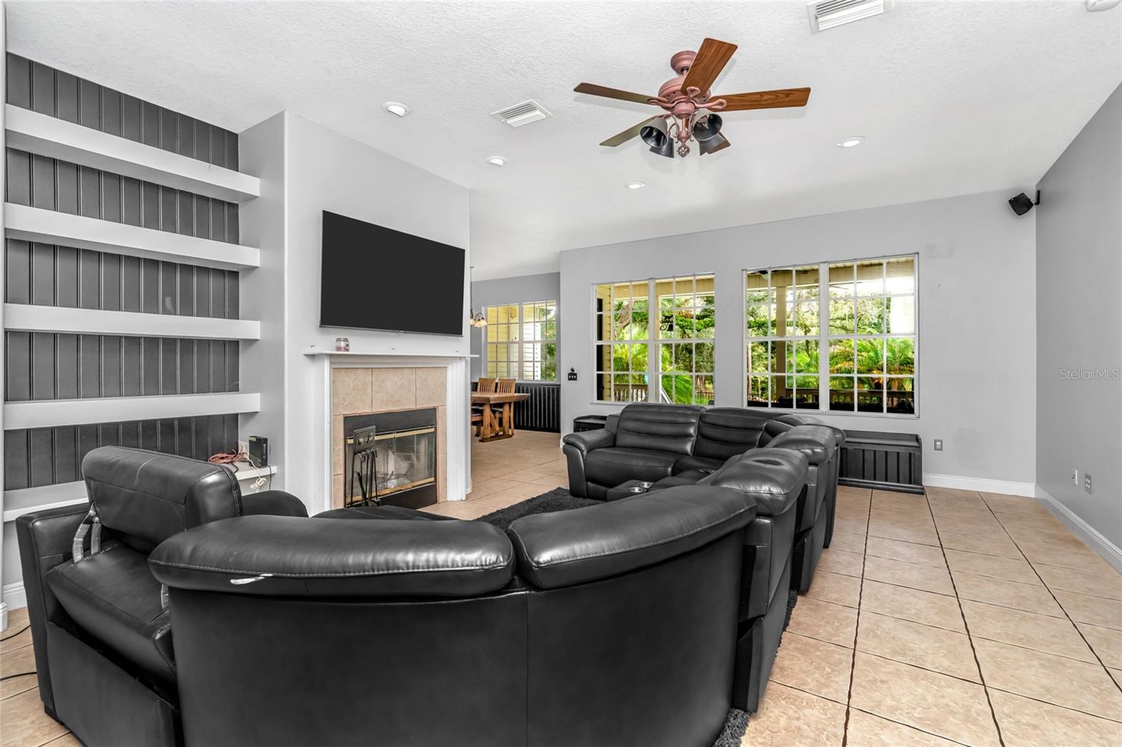 6122 REGINA PL — photo 6