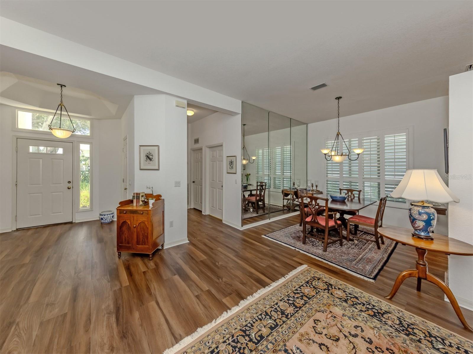 554 FALLBROOK DR — photo 9