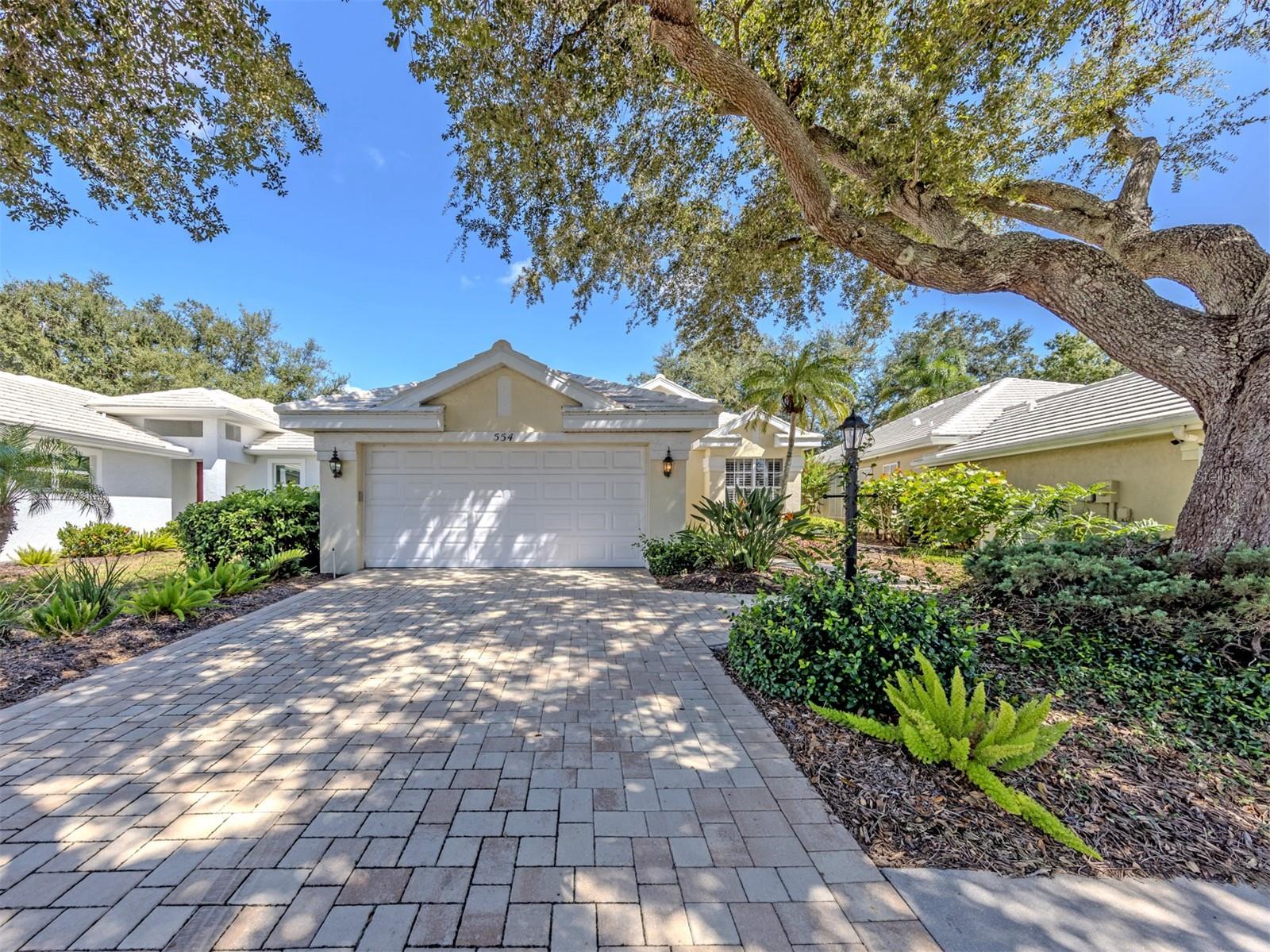 554 FALLBROOK DR — photo 2