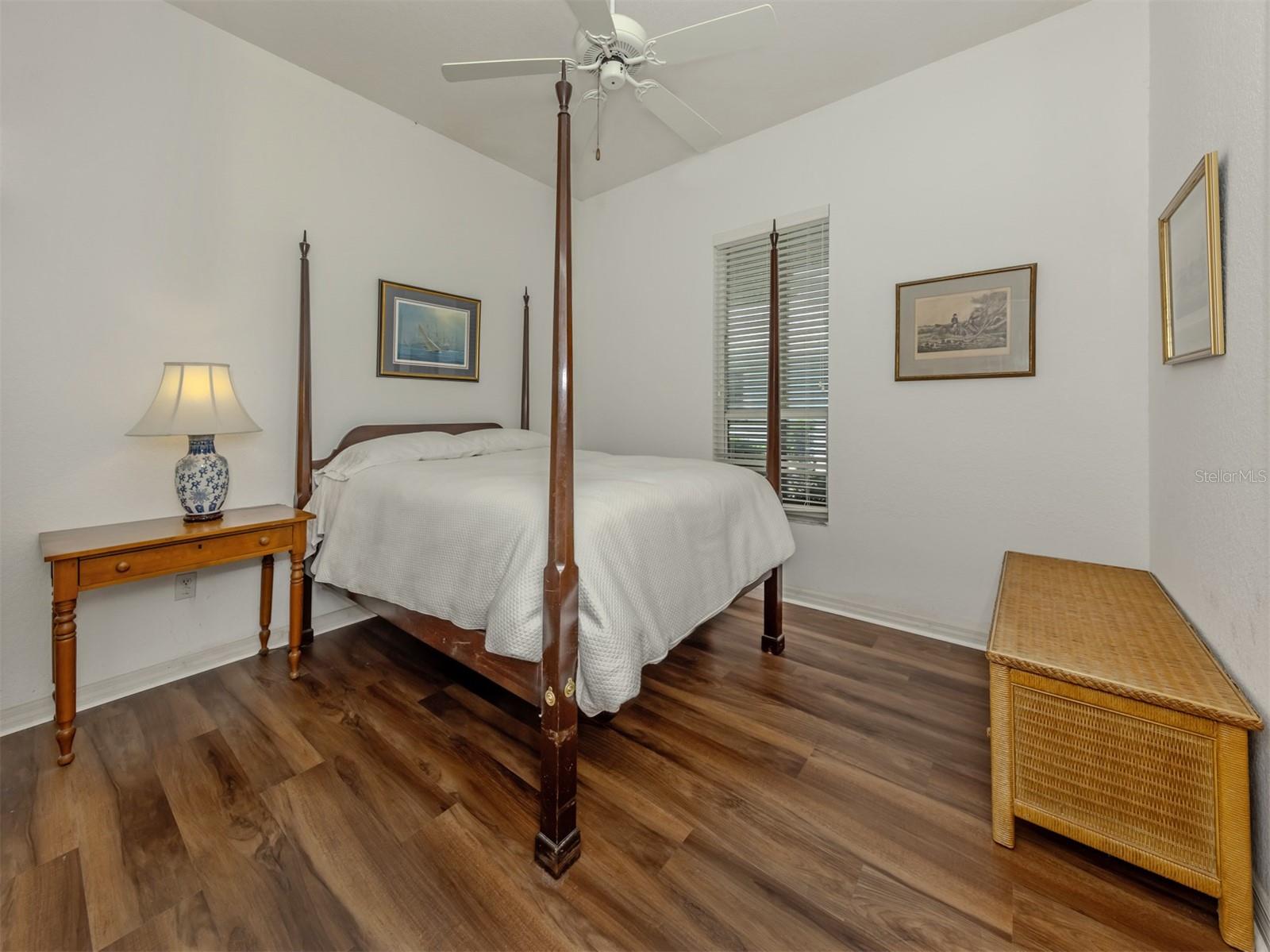 554 FALLBROOK DR — photo 19