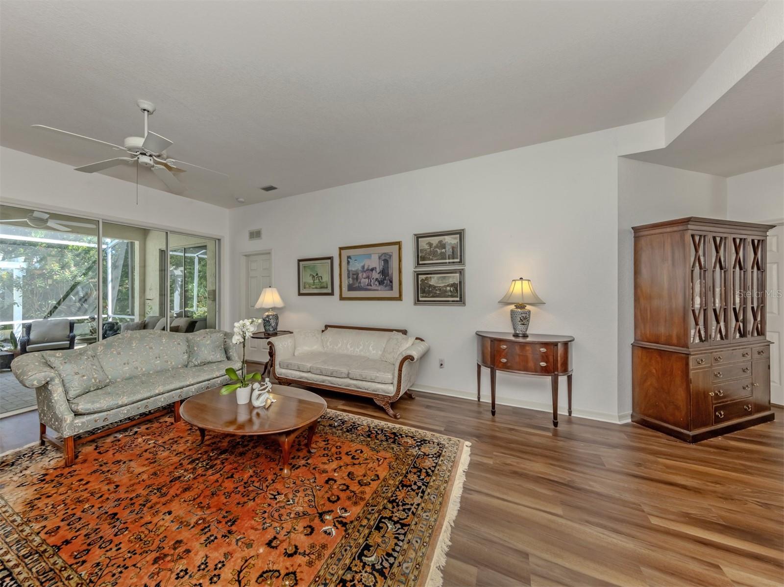 554 FALLBROOK DR — photo 28