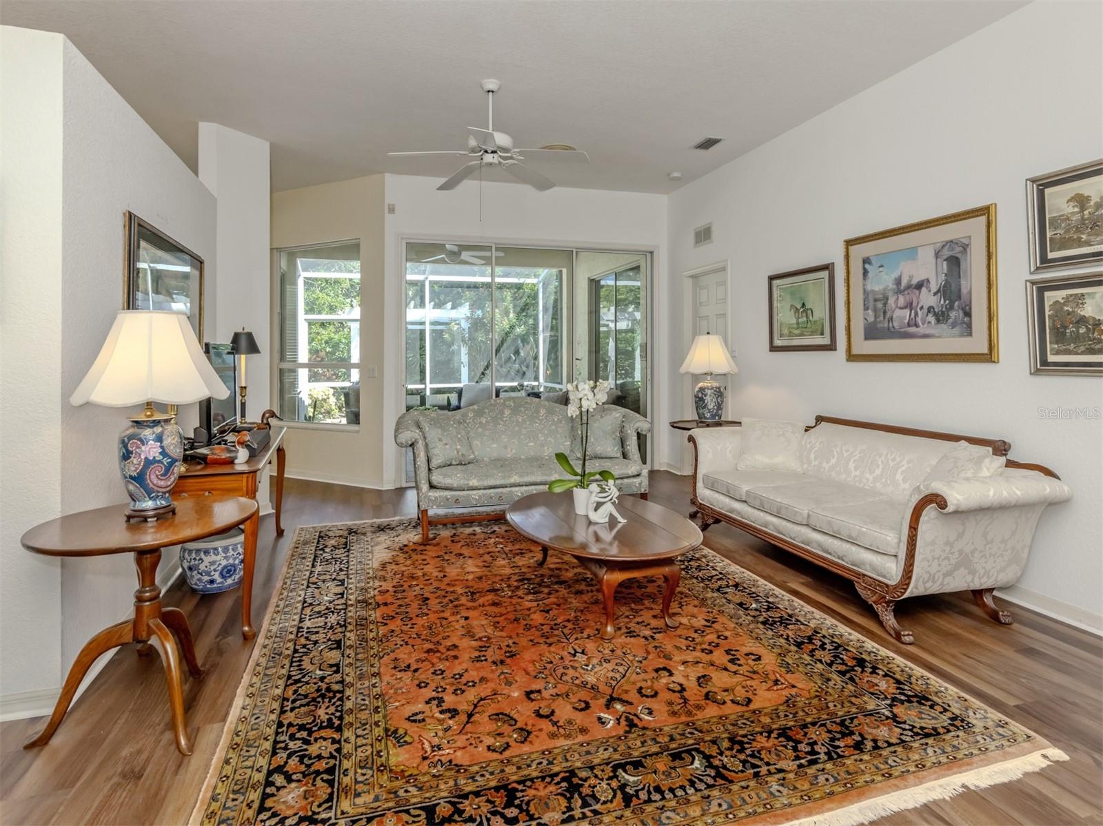 554 FALLBROOK DR — photo 4