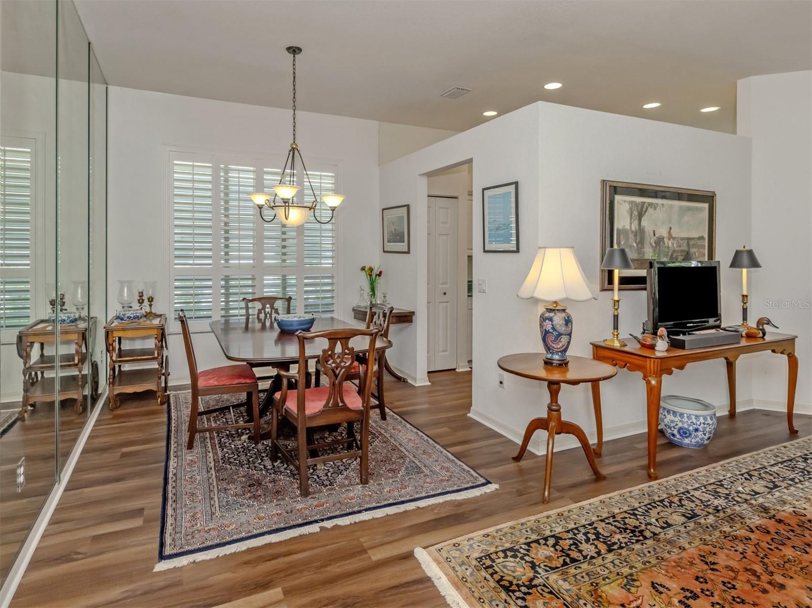 554 FALLBROOK DR — photo 10