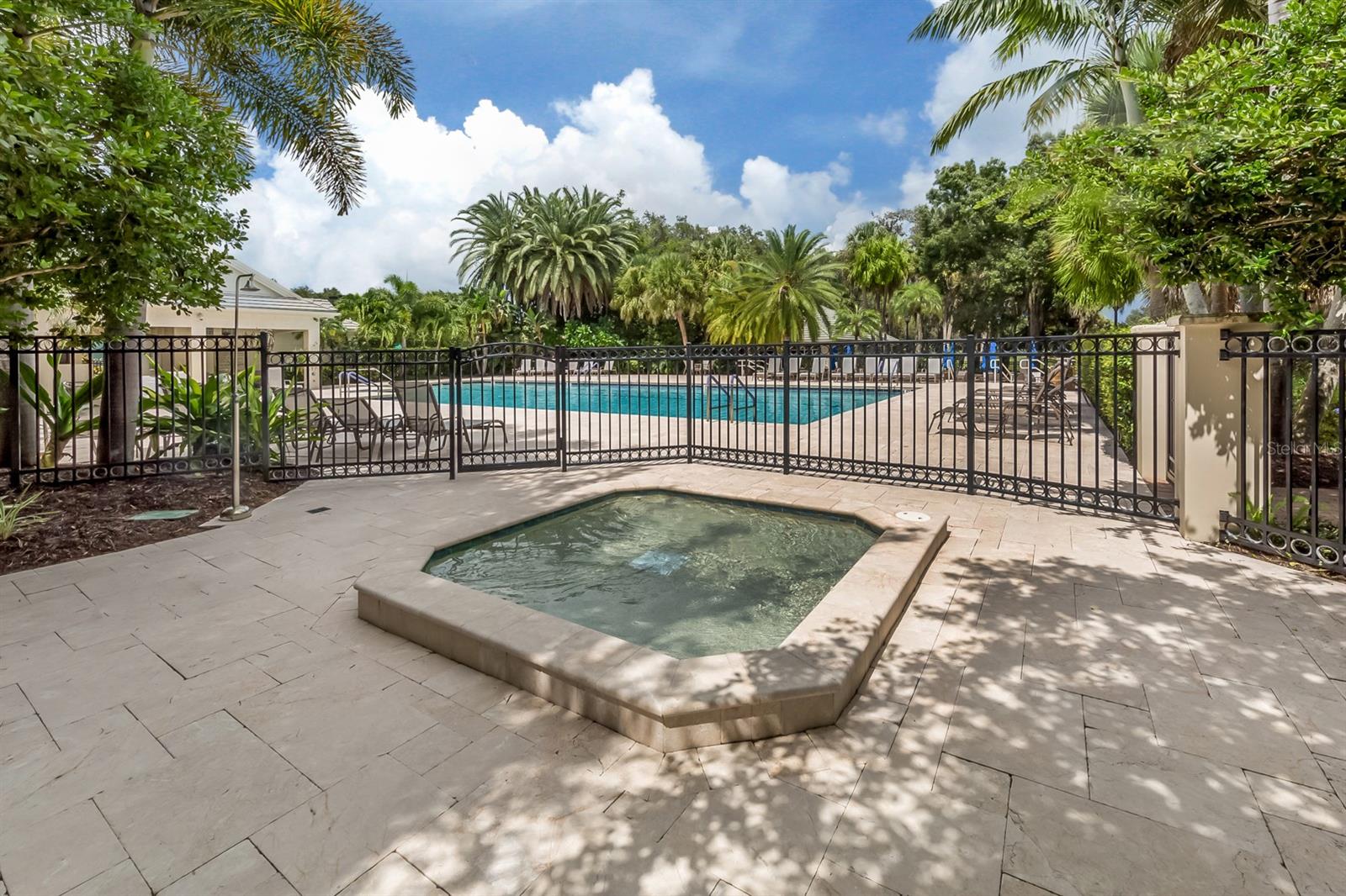 554 FALLBROOK DR — photo 47