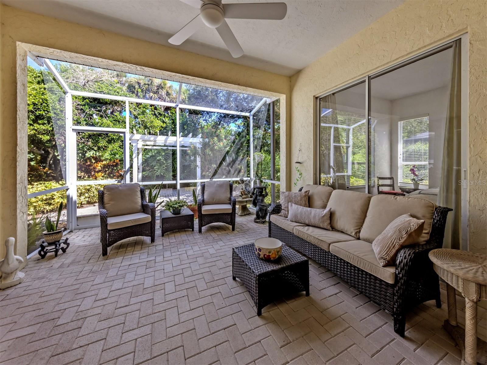 554 FALLBROOK DR — photo 26