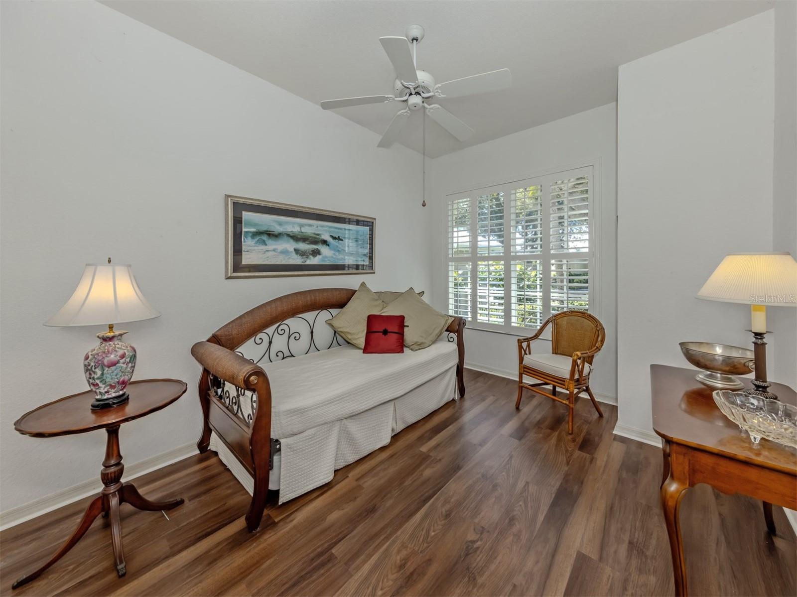 554 FALLBROOK DR — photo 20