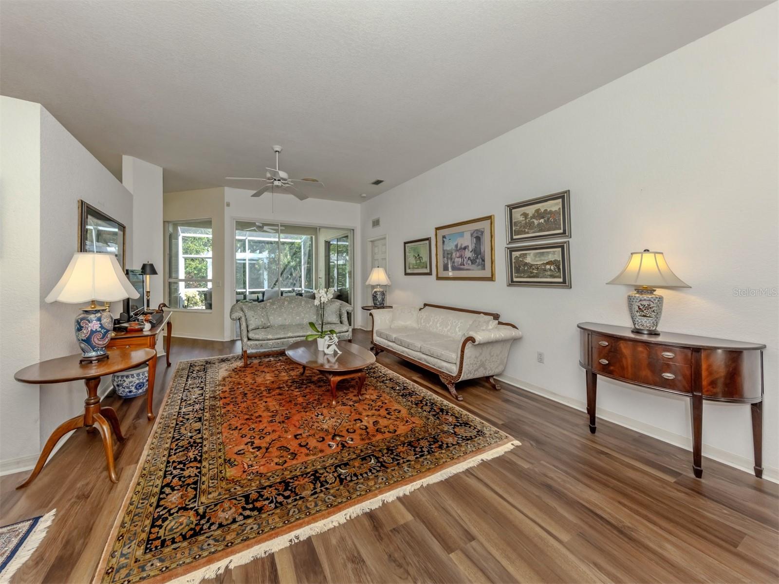 554 FALLBROOK DR — photo 25