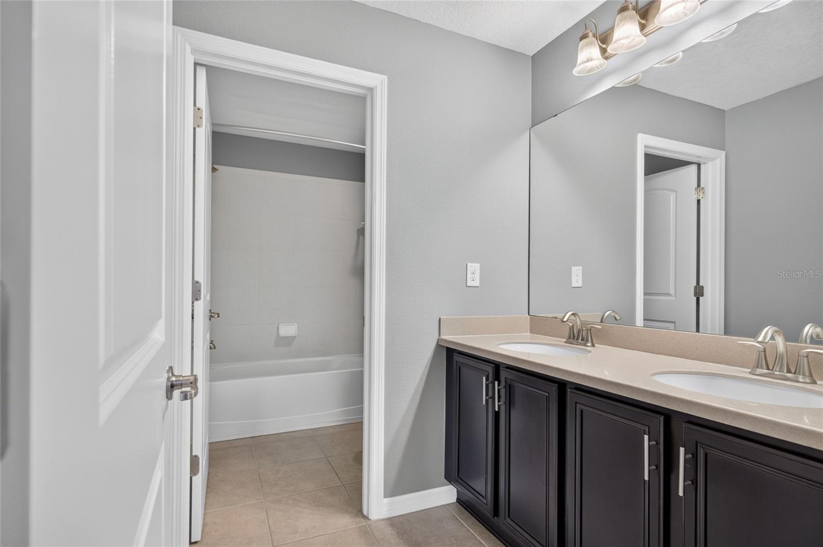 15718 STARLING DALE LN — photo 36