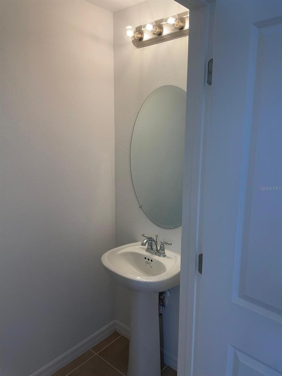 6330 FAIRMONT LN — photo 13