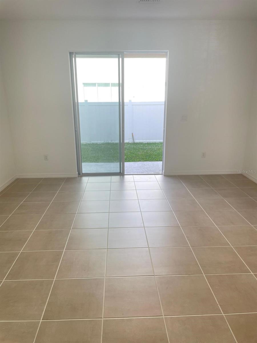 6330 FAIRMONT LN — photo 8
