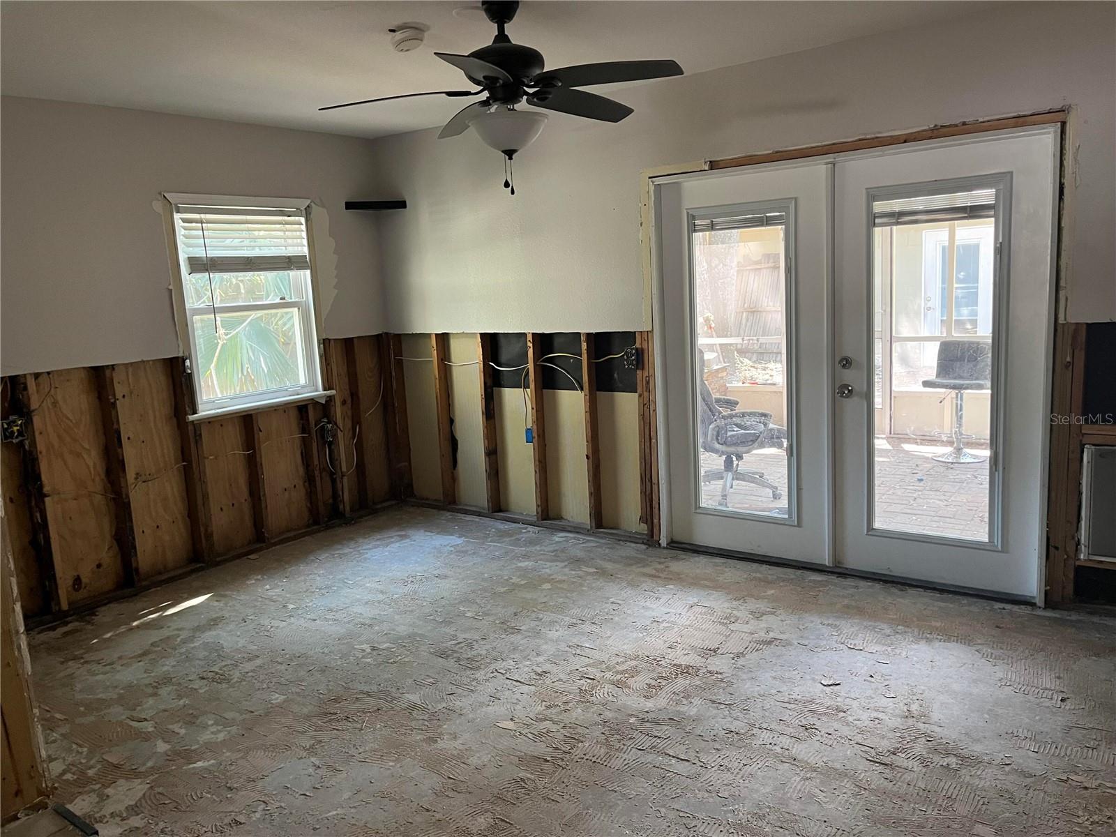 4017 S RENELLIE DR — photo 3