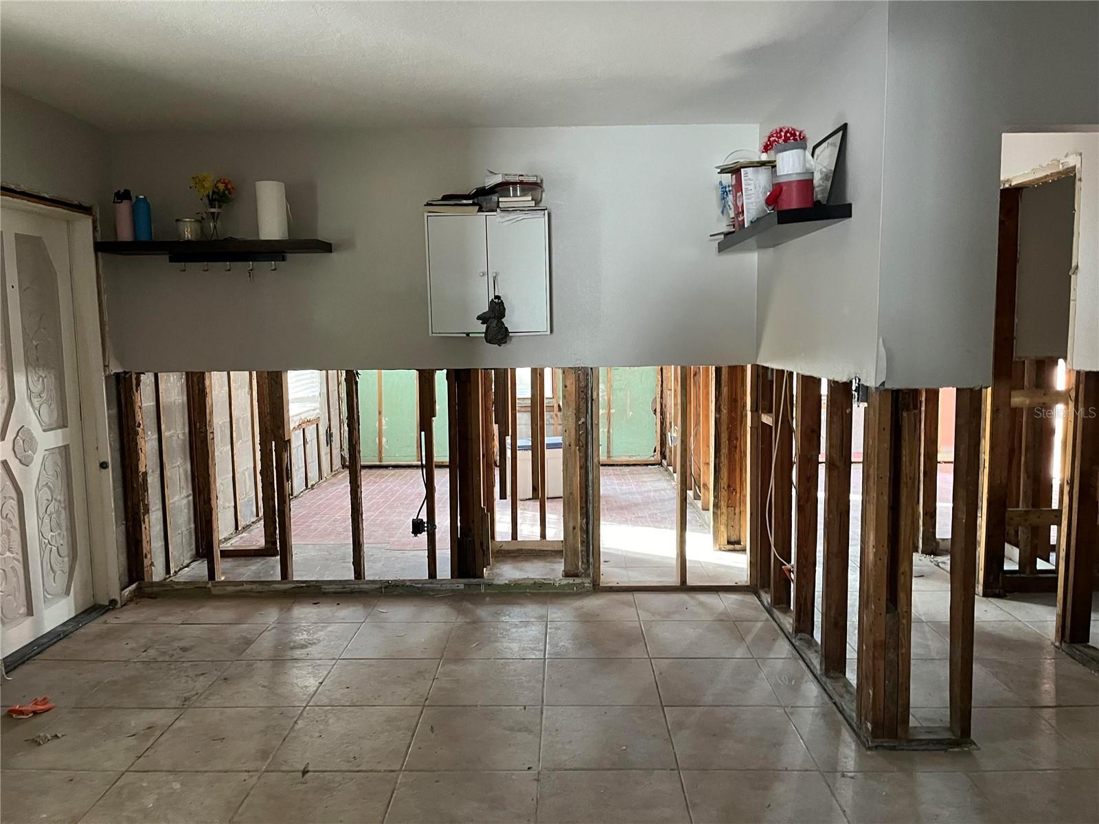 4017 S RENELLIE DR — photo 2