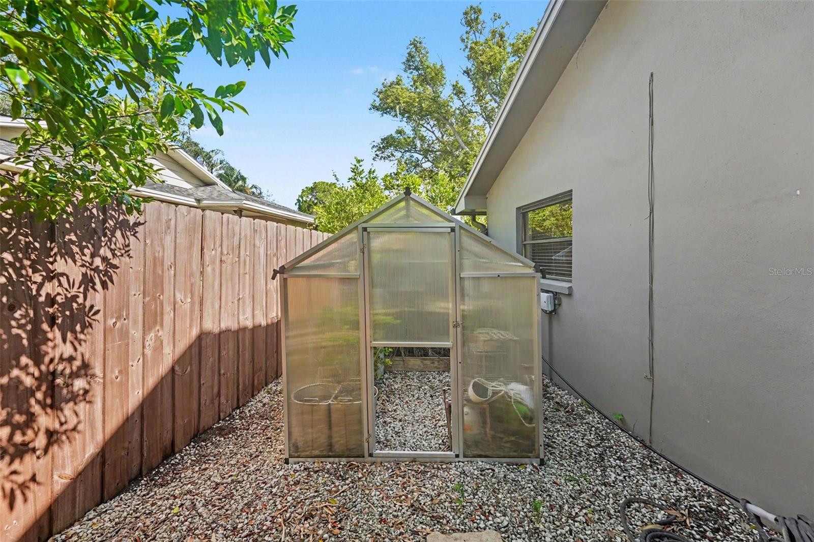 508 WHITE OAK DR — photo 36