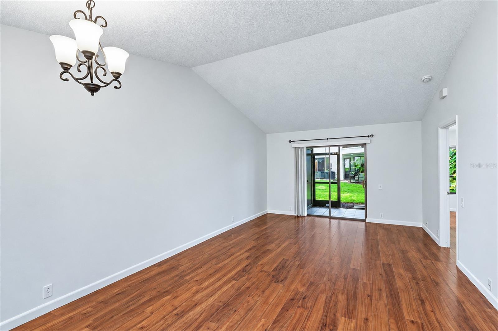 1817 CYPRESS TRACE DR — photo 2