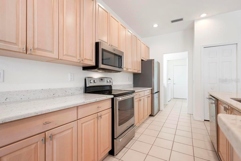 711 BACK NINE DR — photo 14