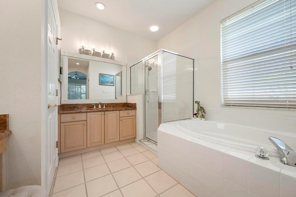 711 BACK NINE DR — photo 21