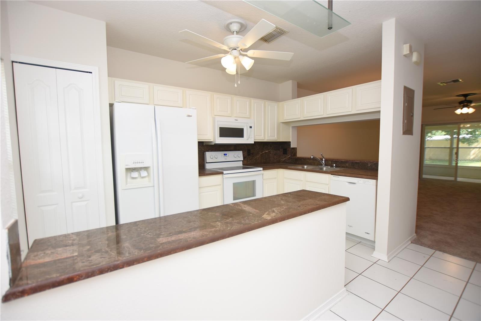 2308 LAKE WOODBERRY CIR — photo 2