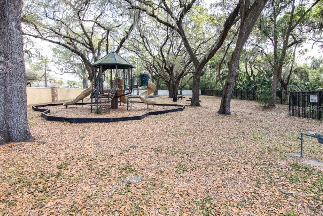 2308 LAKE WOODBERRY CIR — photo 31