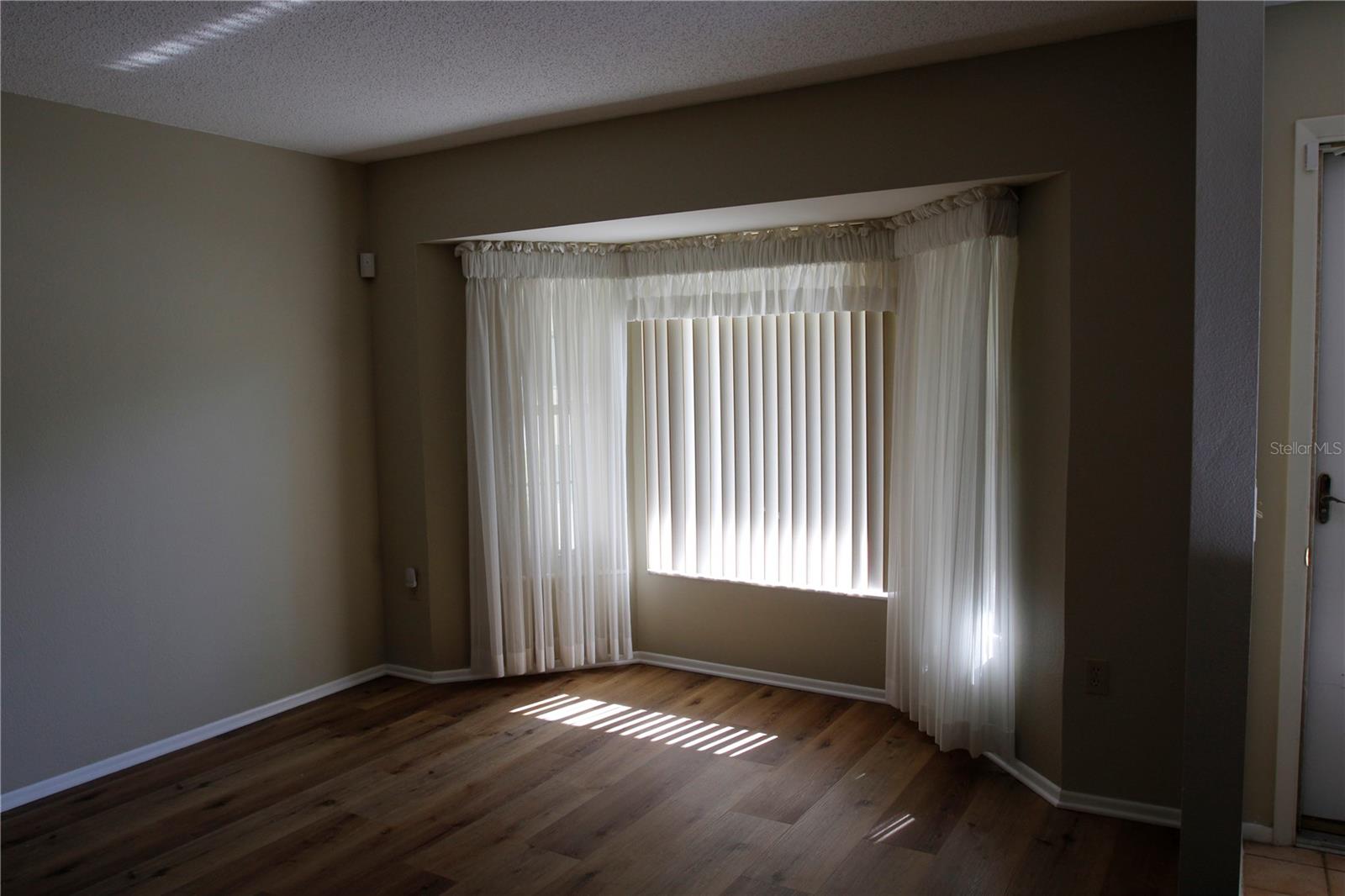 10749 FALLEN LEAF LN — photo 47