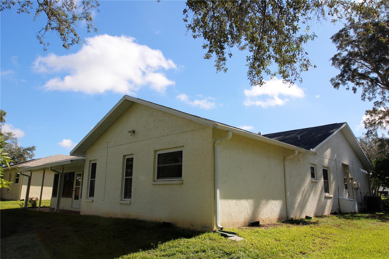 10749 FALLEN LEAF LN — photo 3