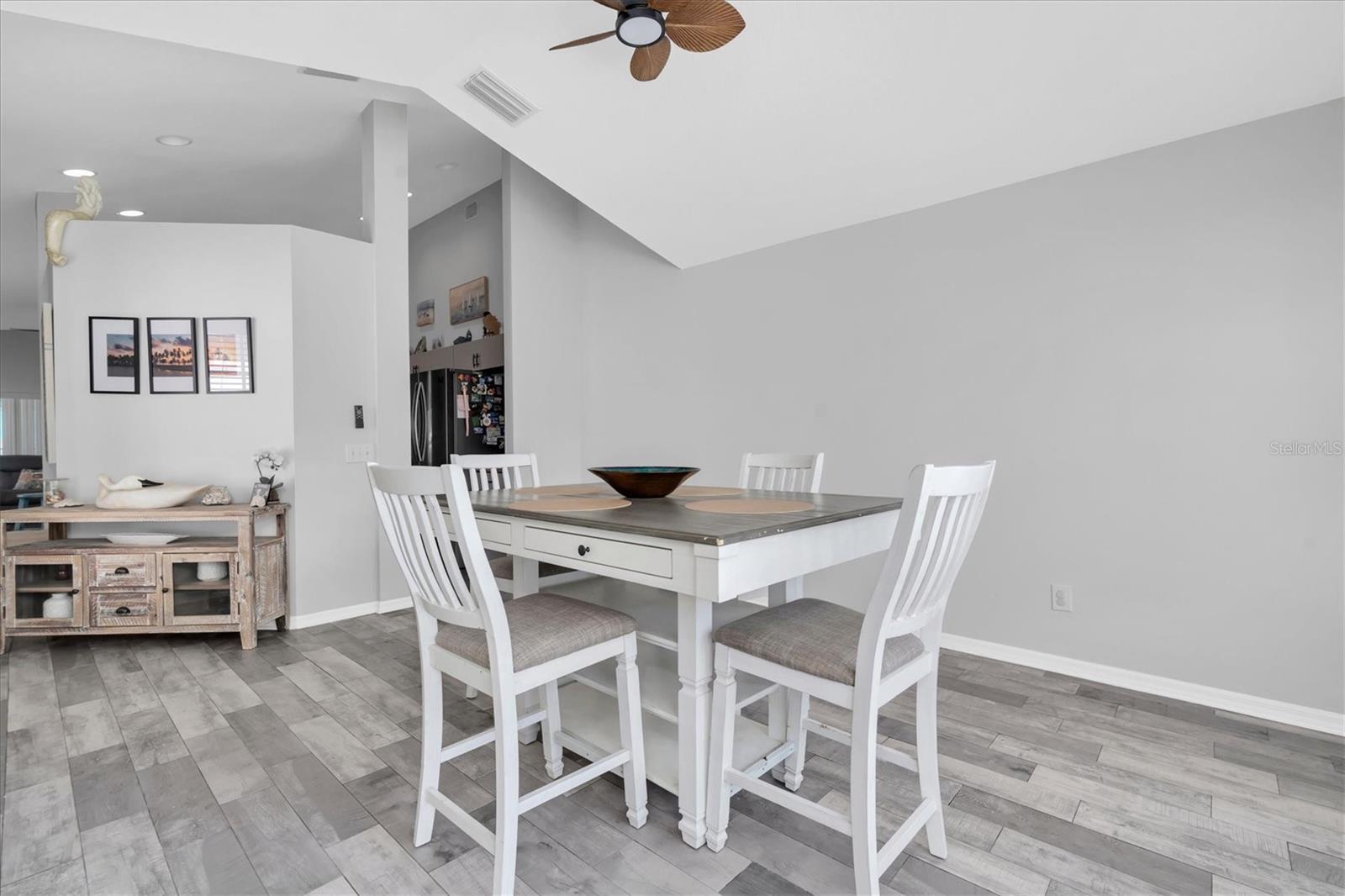 9535 PATRICIAN DR — photo 6