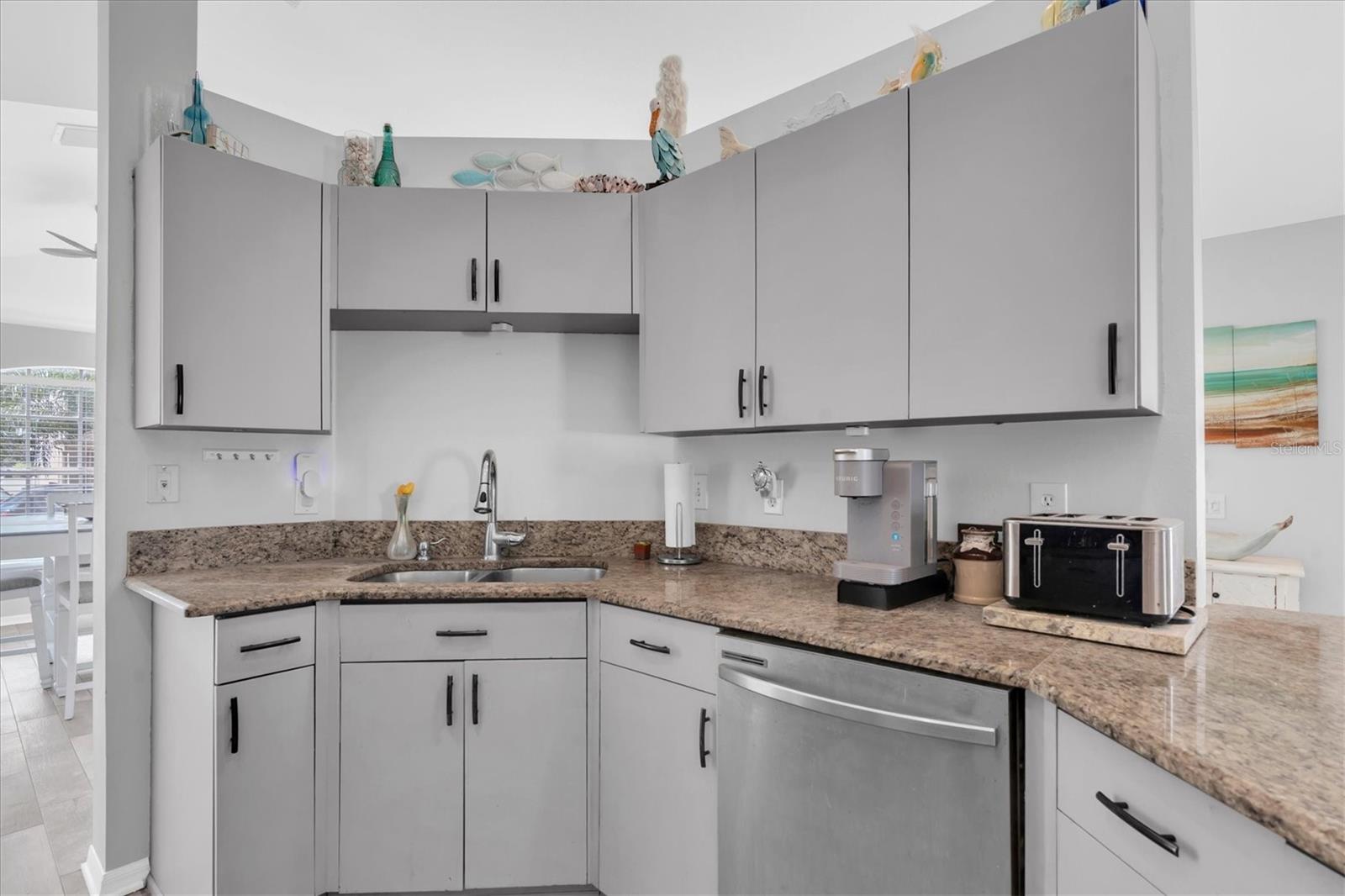 9535 PATRICIAN DR — photo 12