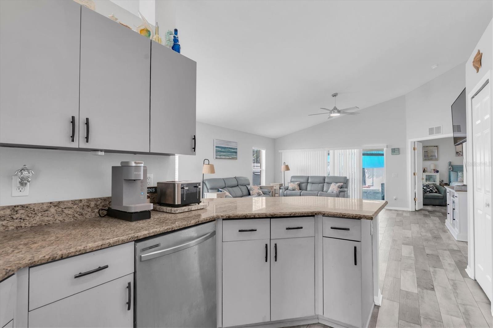 9535 PATRICIAN DR — photo 13