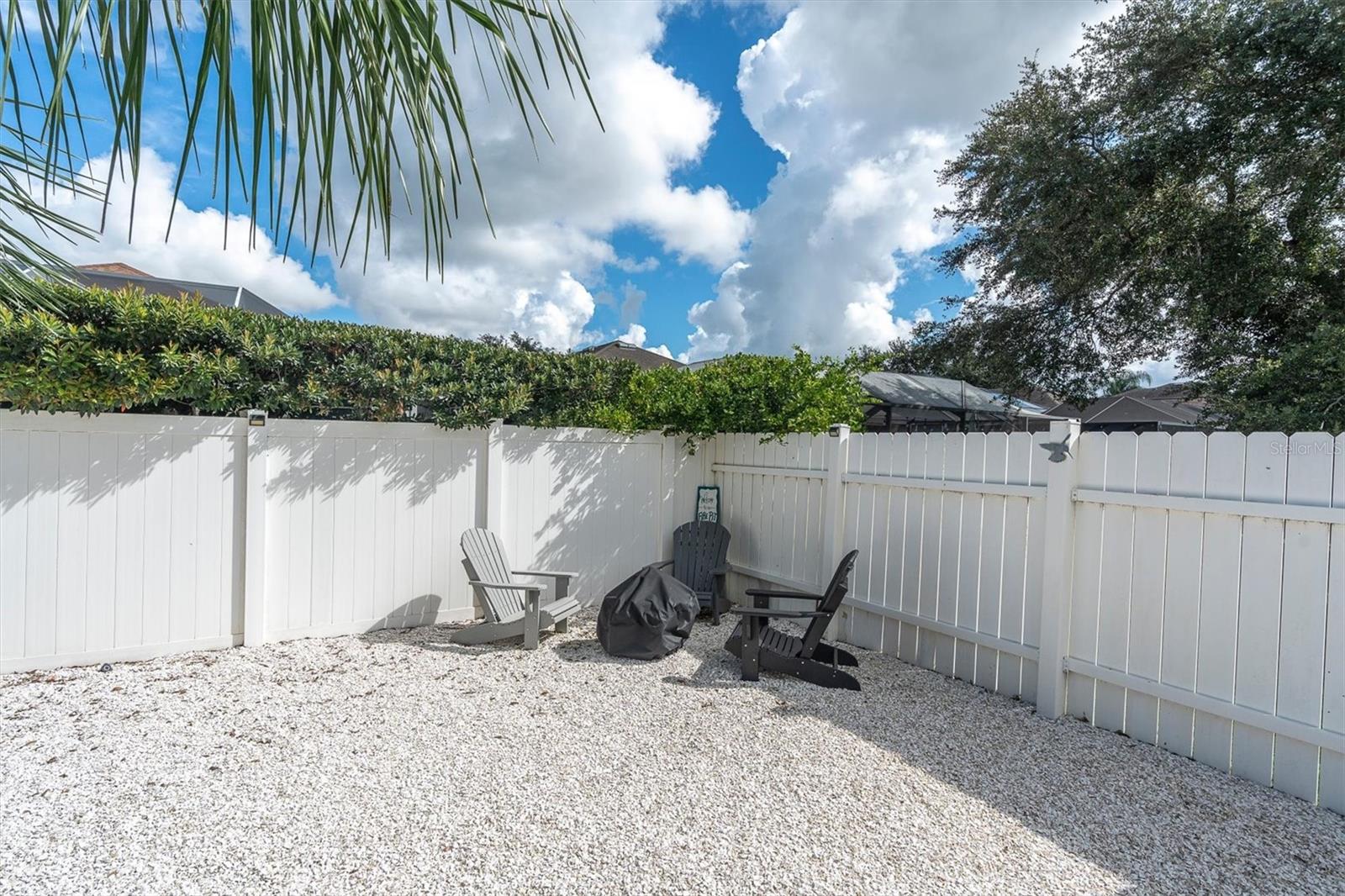9535 PATRICIAN DR — photo 3
