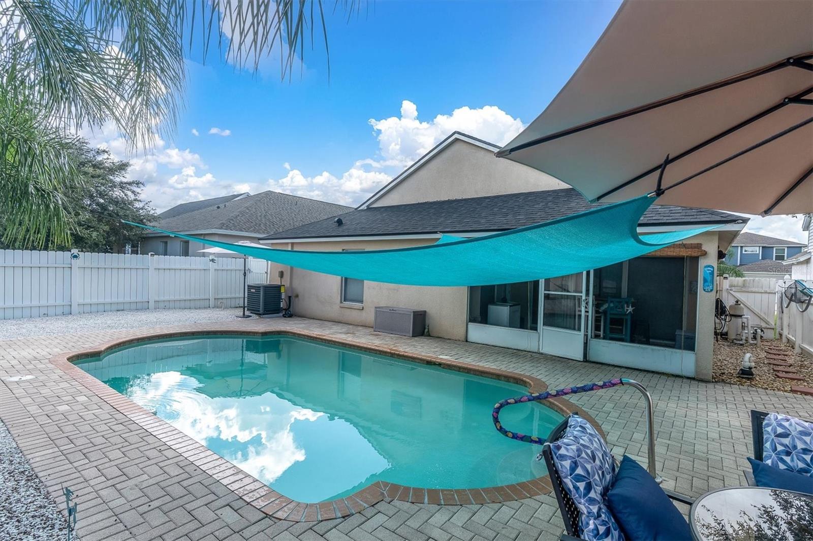9535 PATRICIAN DR — photo 32