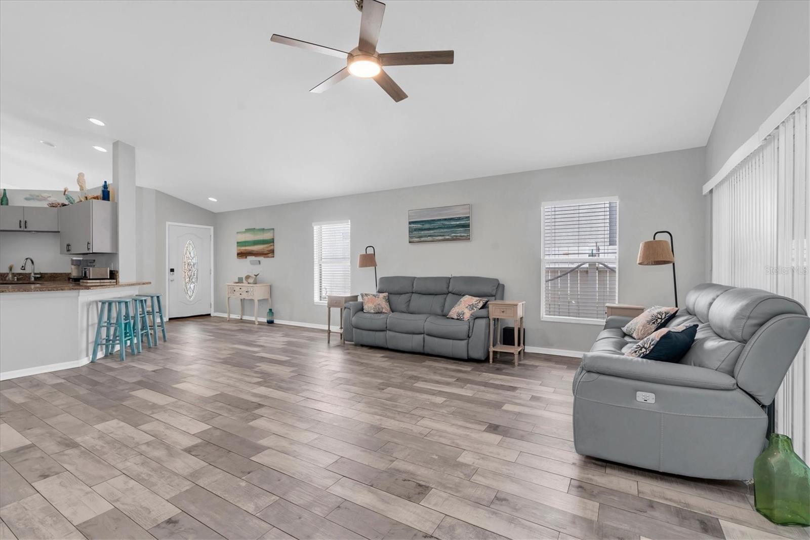 9535 PATRICIAN DR — photo 10