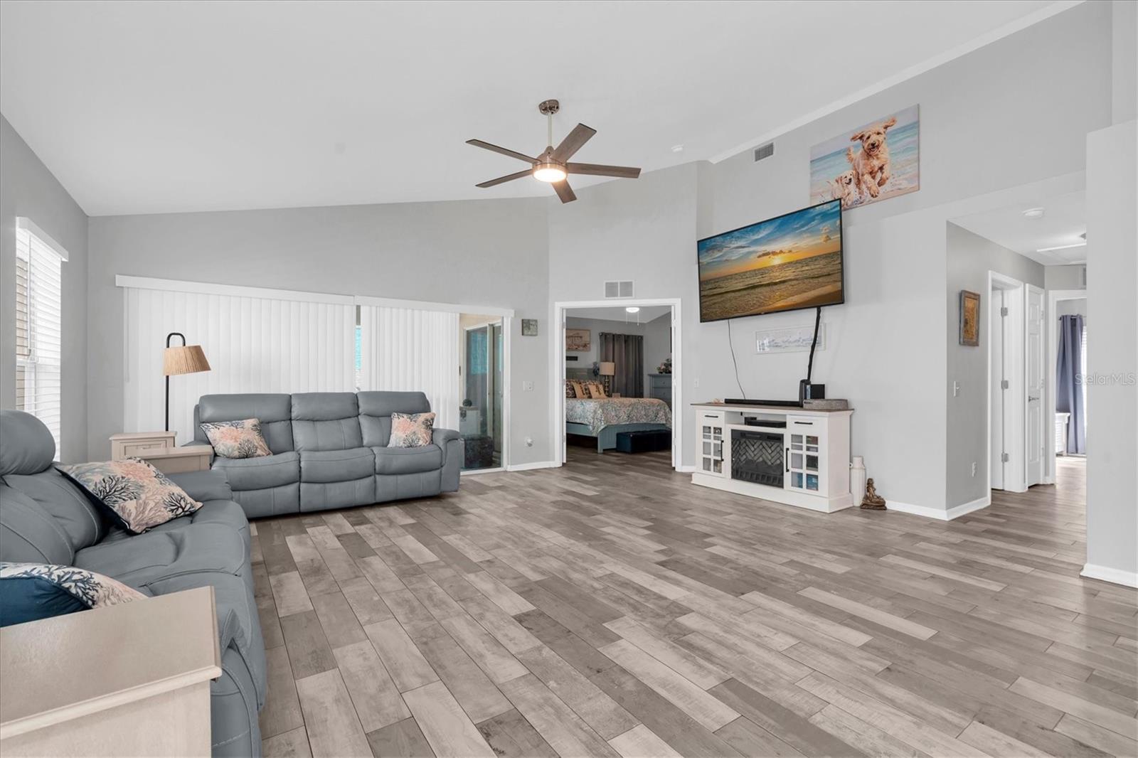 9535 PATRICIAN DR — photo 11