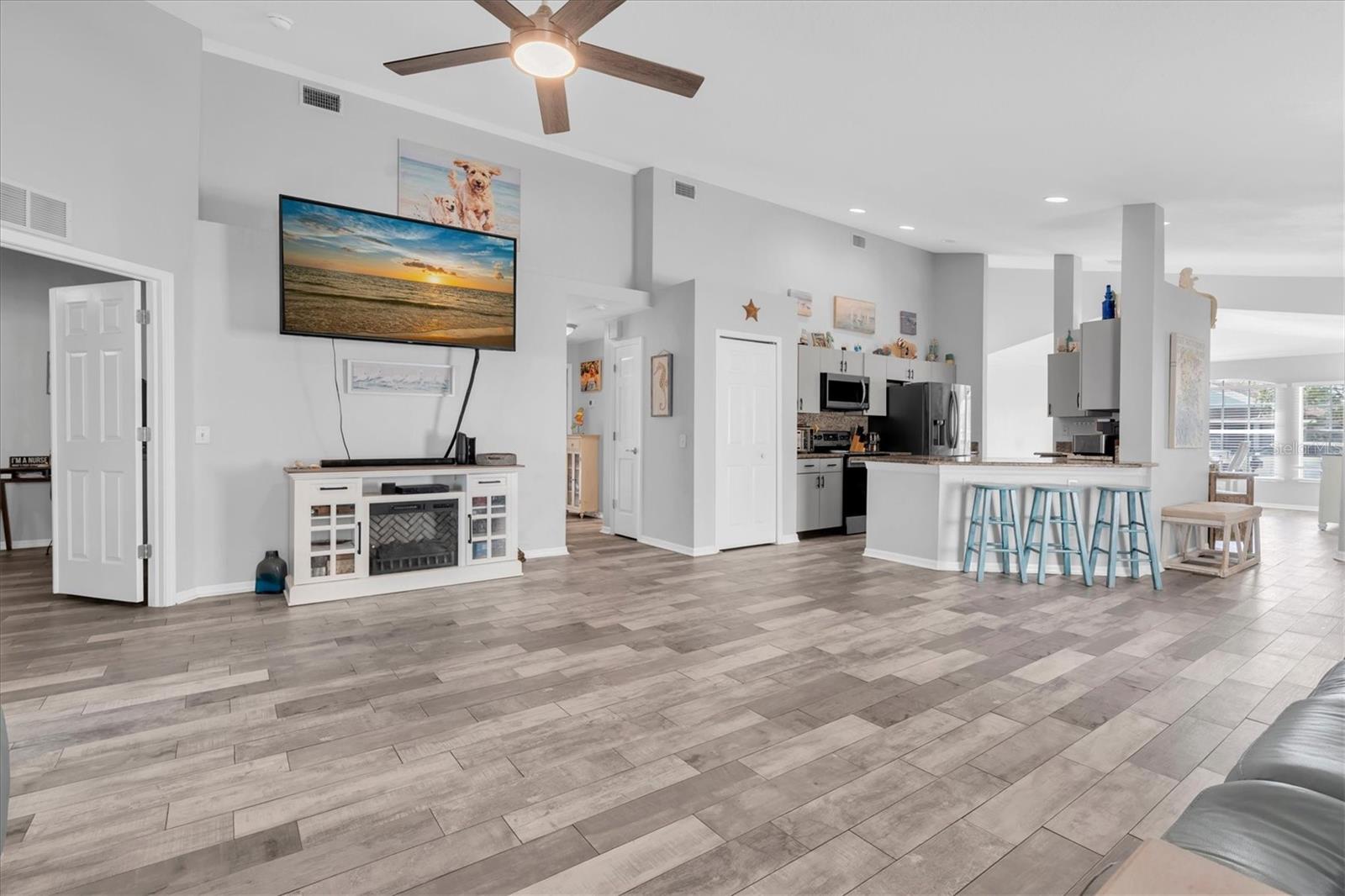 9535 PATRICIAN DR — photo 8