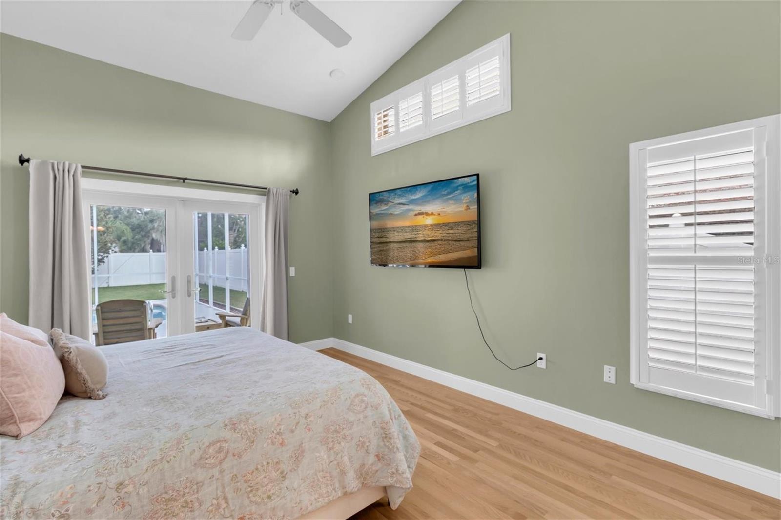 5631 HEREFORD DR — photo 18
