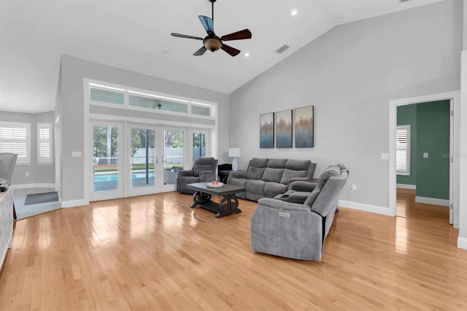 5631 HEREFORD DR — photo 8