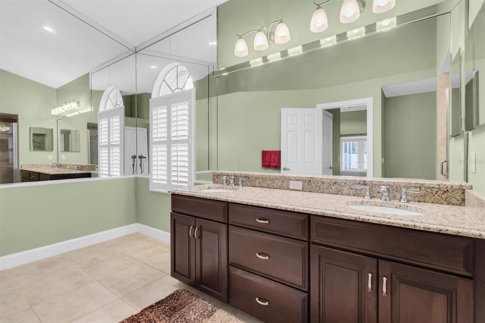 5631 HEREFORD DR — photo 20