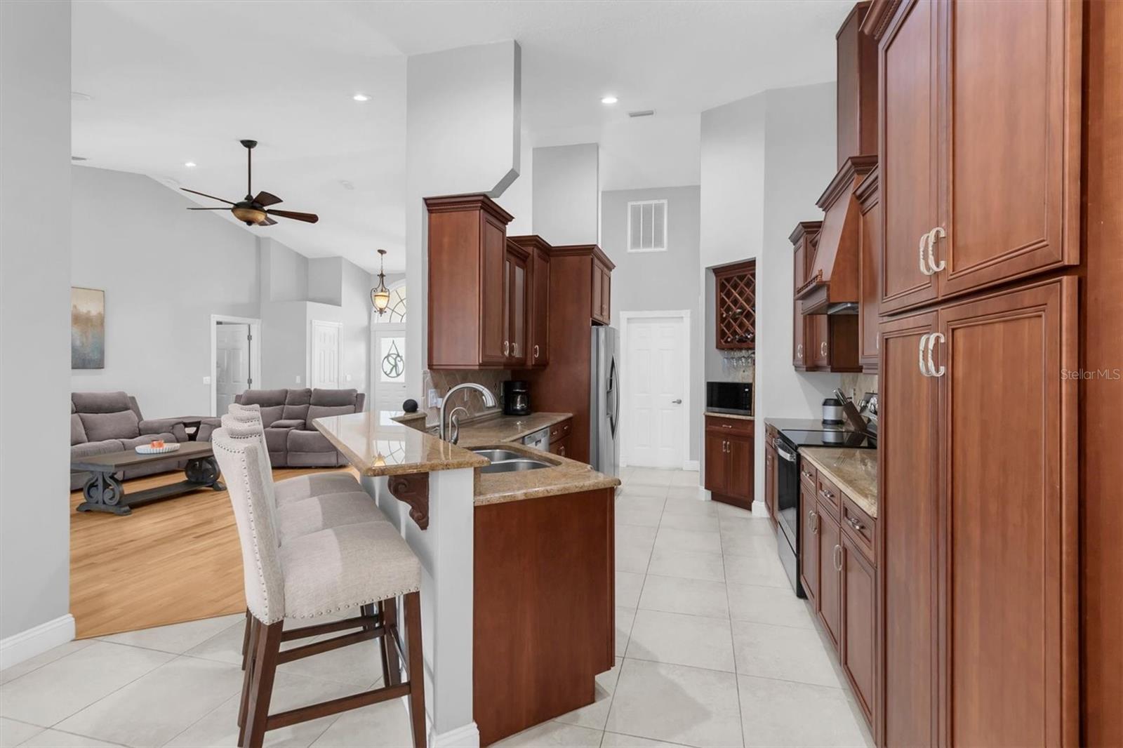 5631 HEREFORD DR — photo 14