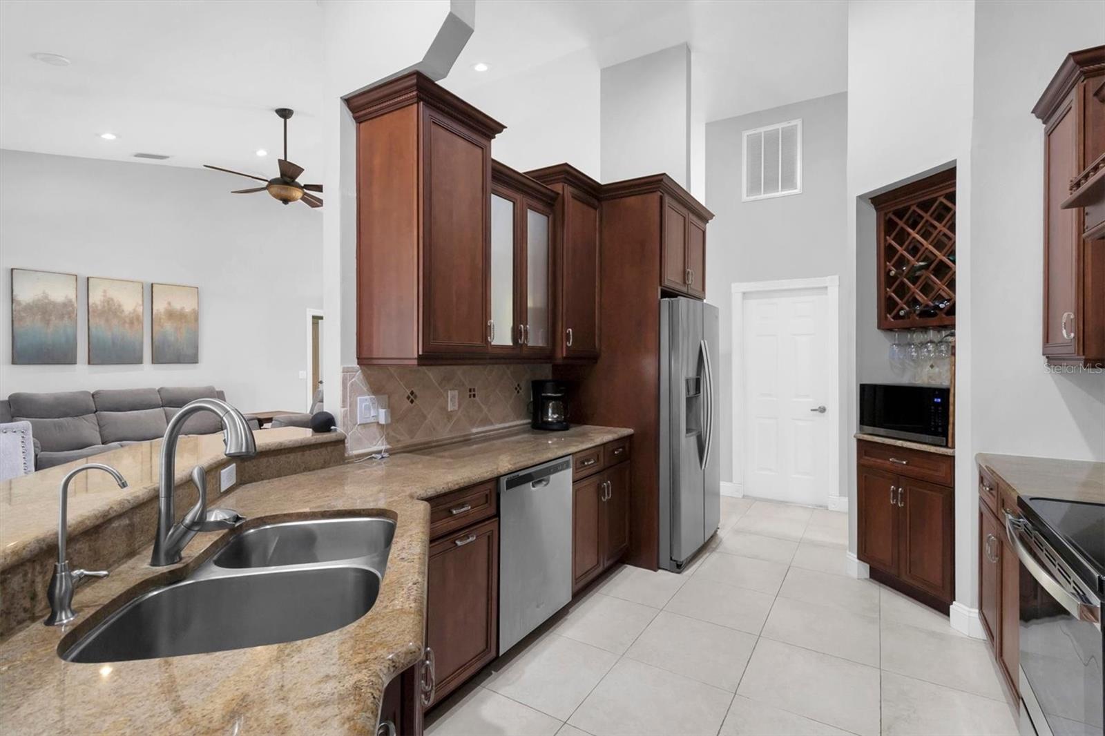 5631 HEREFORD DR — photo 15