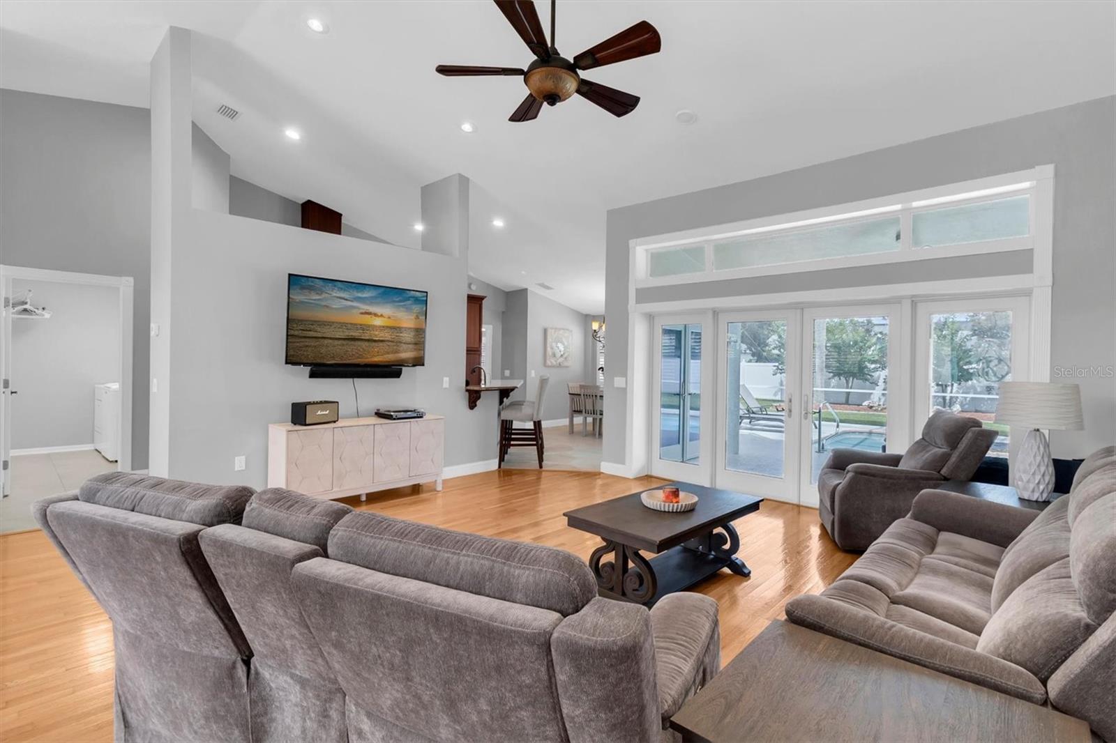 5631 HEREFORD DR — photo 11