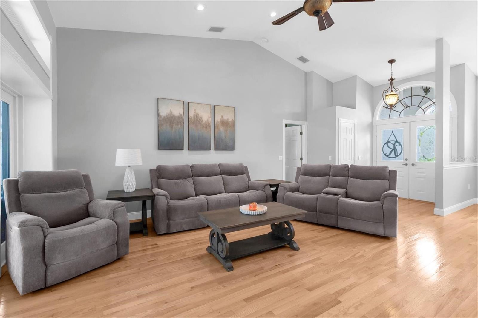 5631 HEREFORD DR — photo 10