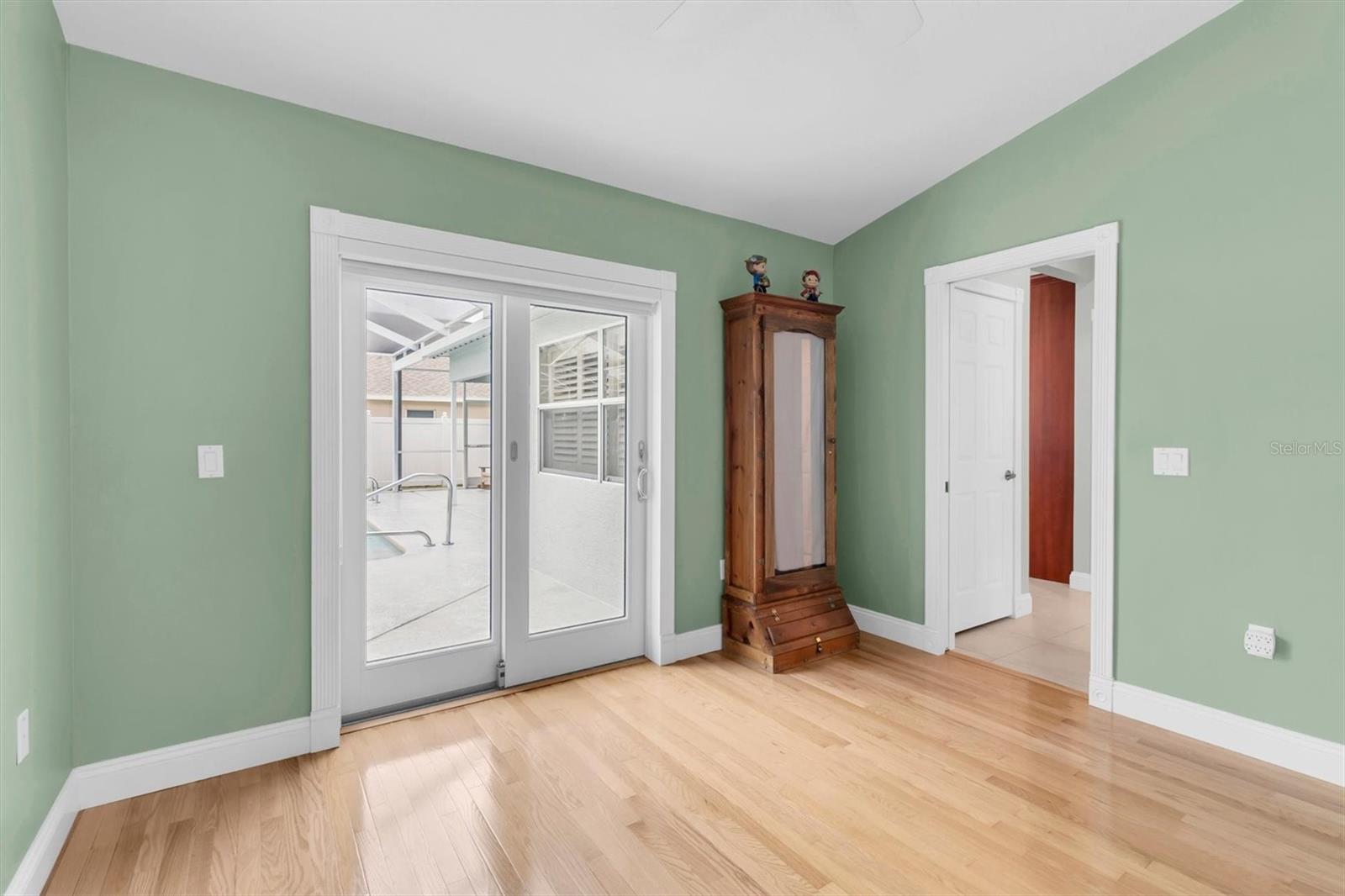 5631 HEREFORD DR — photo 26