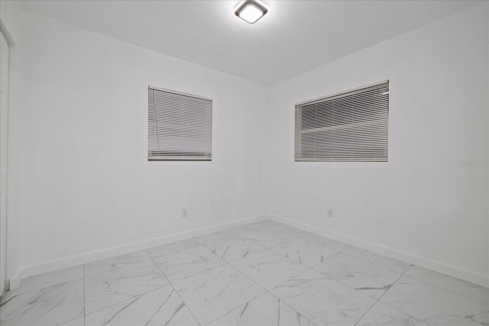 3012 E HANNA AVE — photo 17