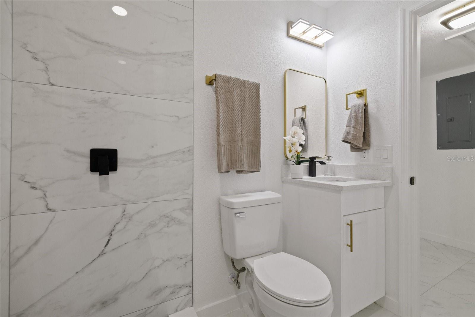 3012 E HANNA AVE — photo 13
