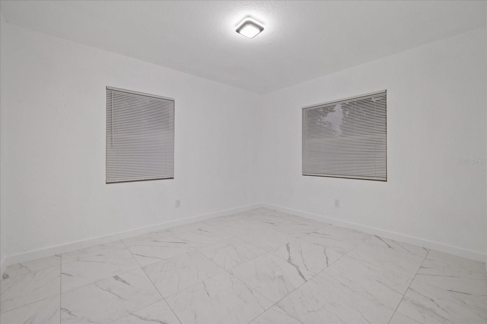 3012 E HANNA AVE — photo 14