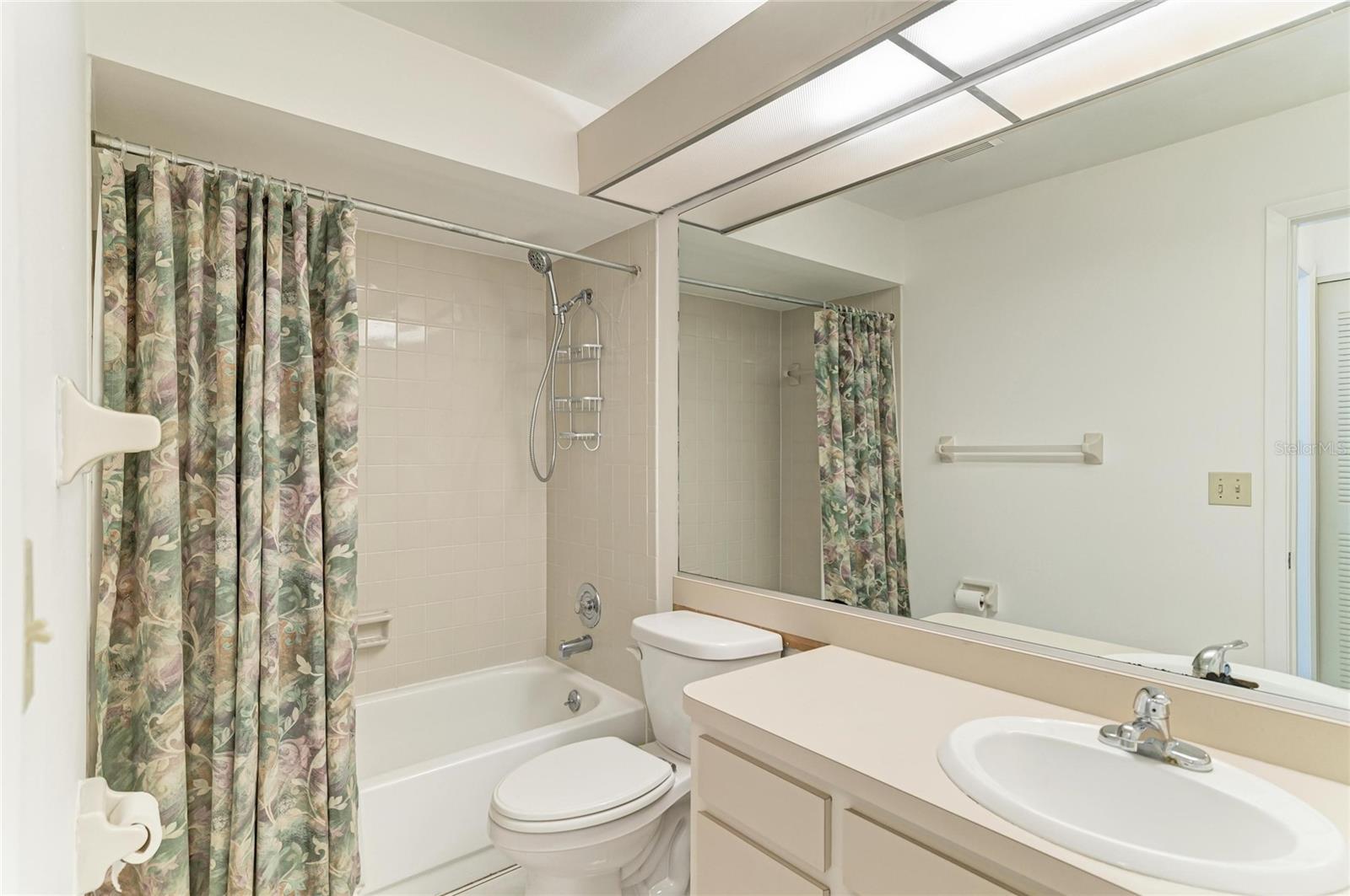 4863 VILLAGE GARDENS DR #186 — photo 19