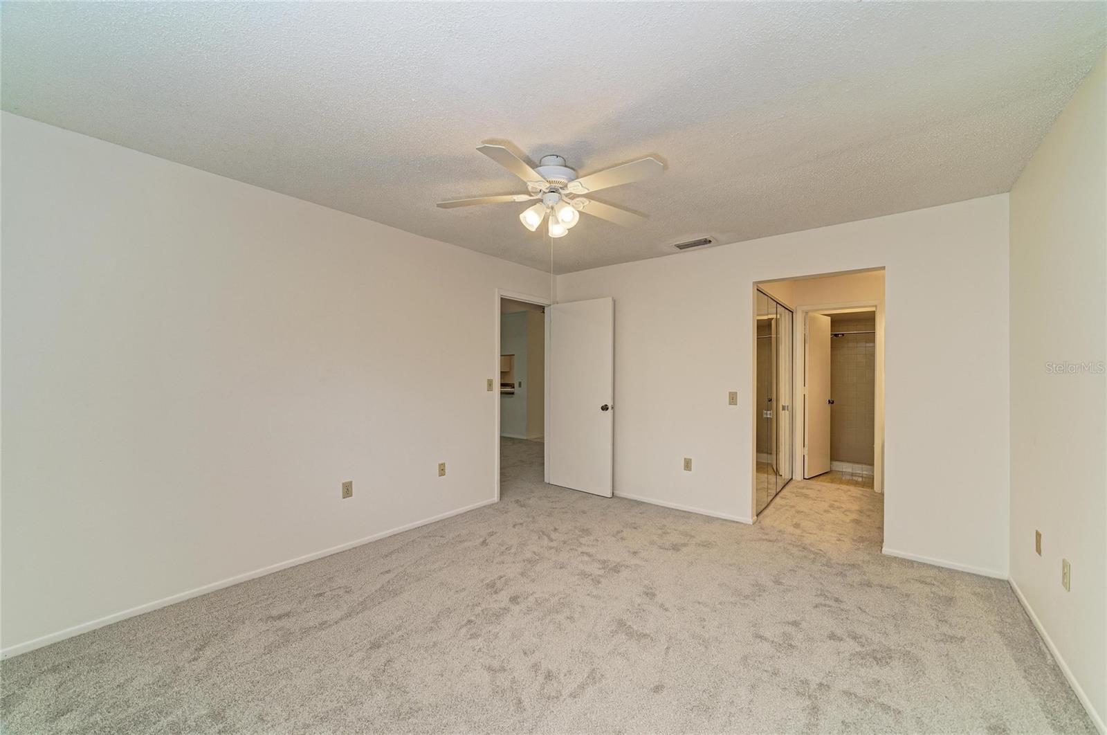 4863 VILLAGE GARDENS DR #186 — photo 13